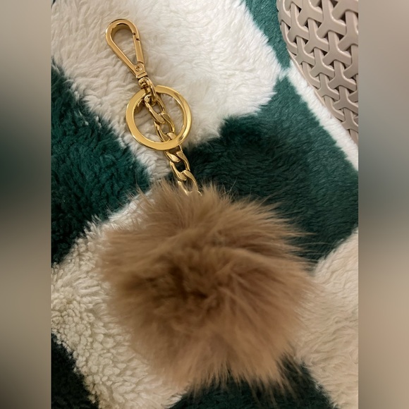 Michael Kors puff furry ball bag charm keychain - Picture 3 of 5